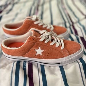 One star converse suade mule. Women size 8